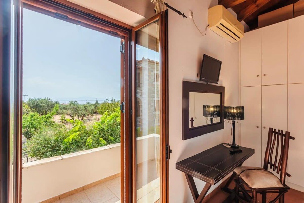 Mani'S Aura Seaside-Spacious Summer Retreat Kotronion  Exterior photo