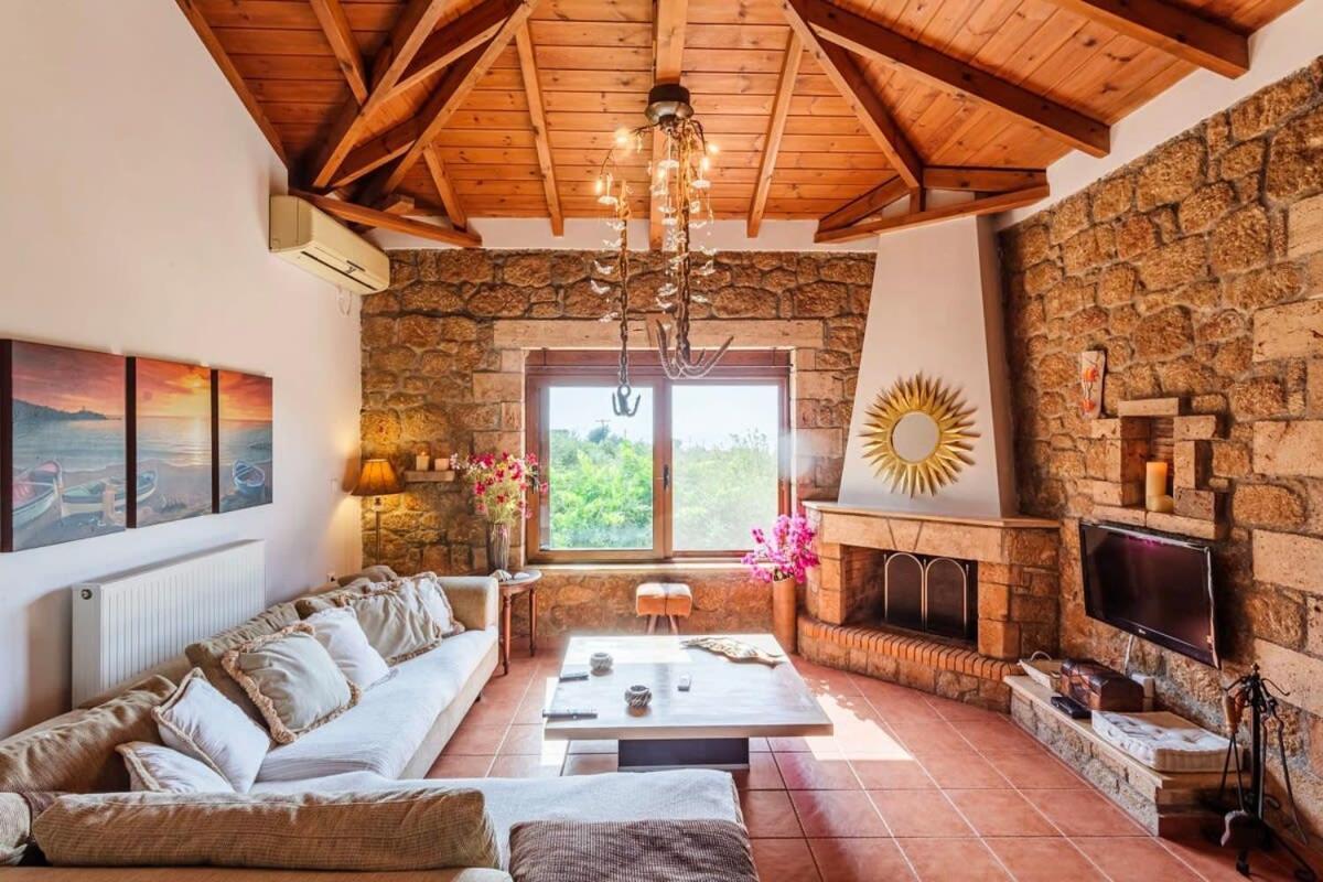 Mani'S Aura Seaside-Spacious Summer Retreat Kotronion  Exterior photo